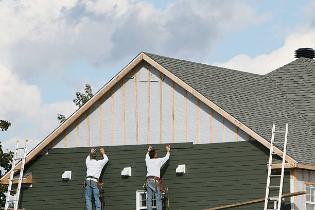 Professional Siding Replacement technician working in Kintnersville, PA